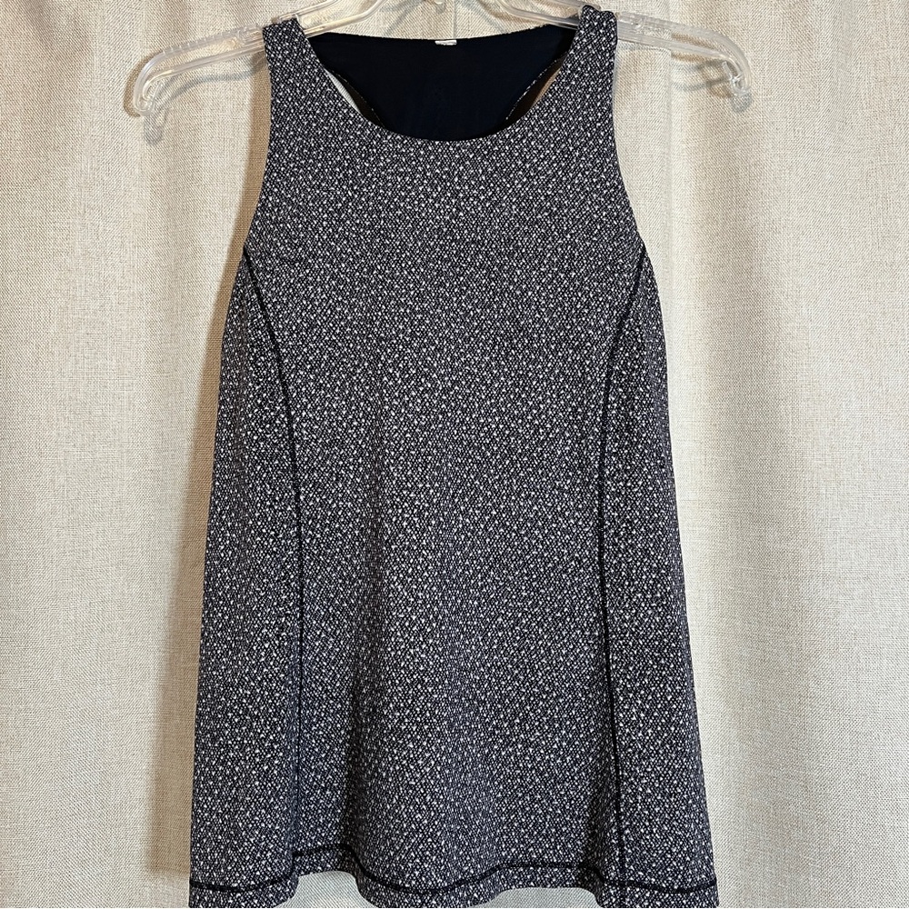 Lululemon Hit it Tank Frozen Fizz White/Black Size 4